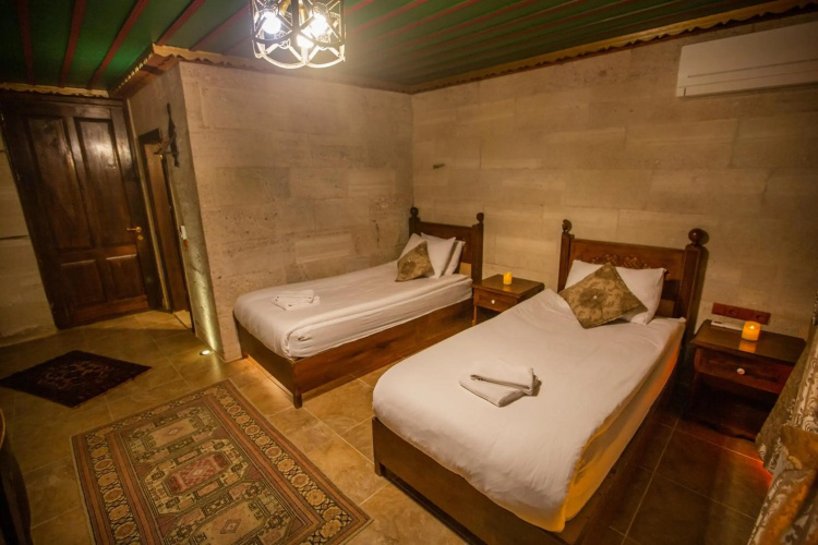 Hermes Cave Hotel