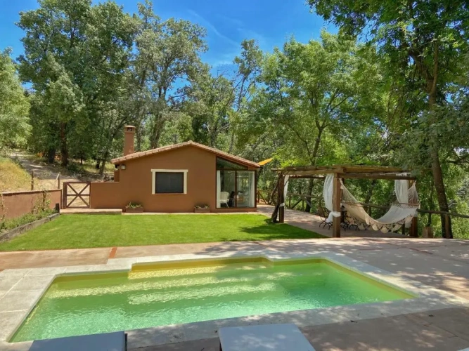2 Bedrooms Cottage
