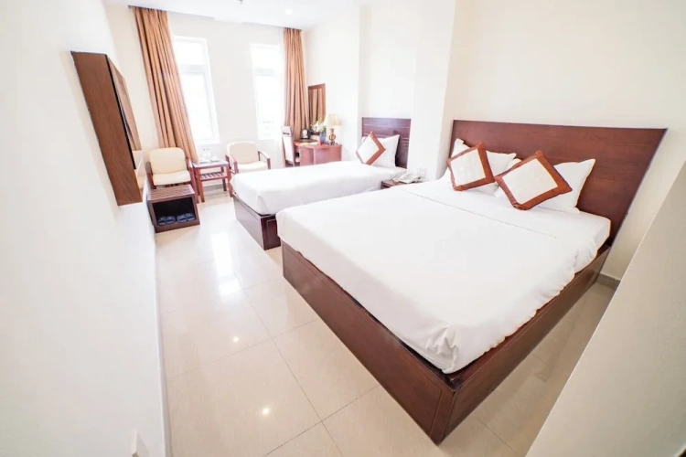 Standard Triple room
