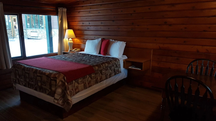 Rundle Mountain Lodge