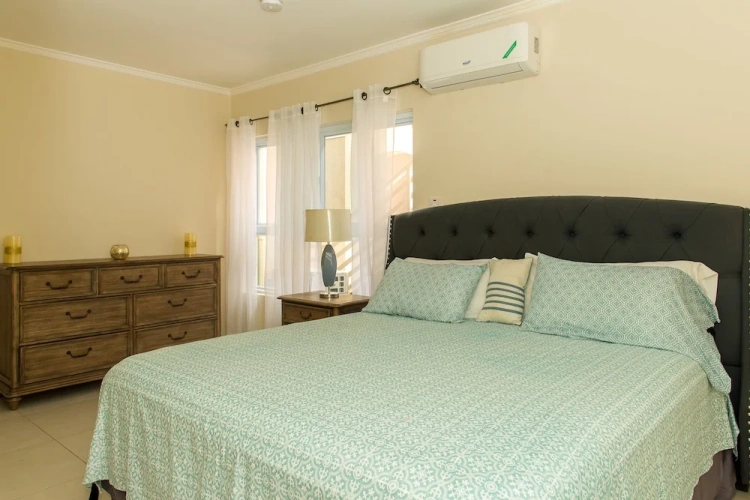 2 Bedrooms Luxury Apartment with balcony