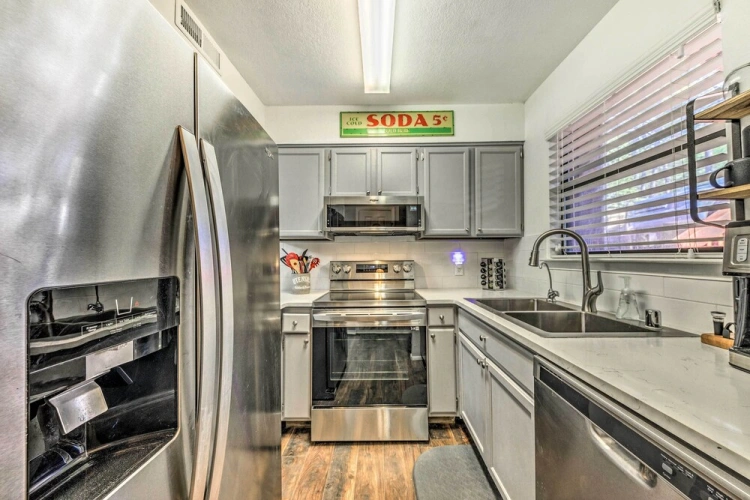 2 Bedrooms Apartment