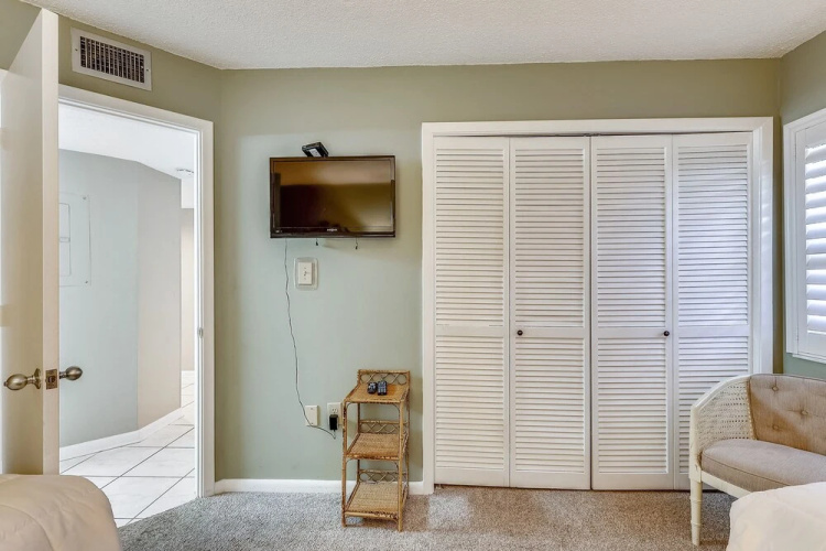 Inlet Reef 617 2 Bedroom Condo by RedAwning