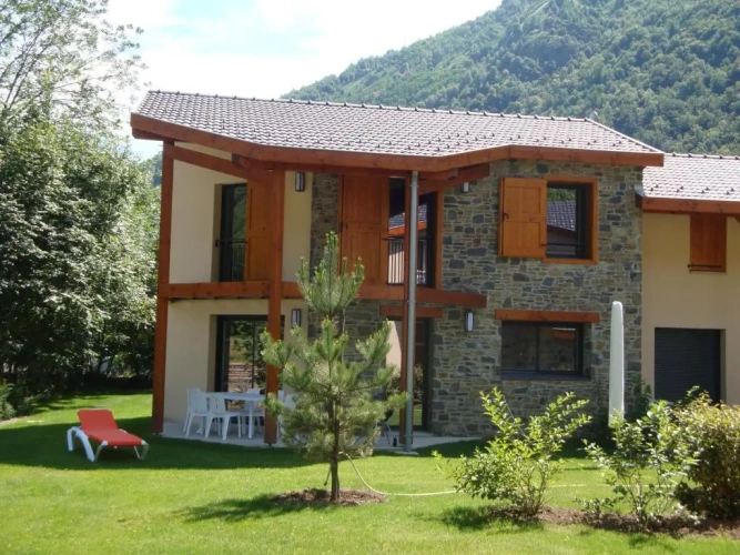 3 Bedrooms Cottage