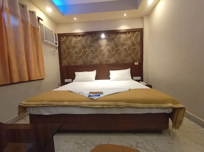Deluxe Double room with city view