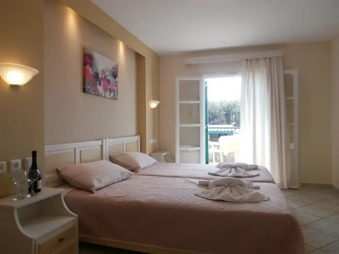 1 Bedroom Apartment with balcony and with sea view