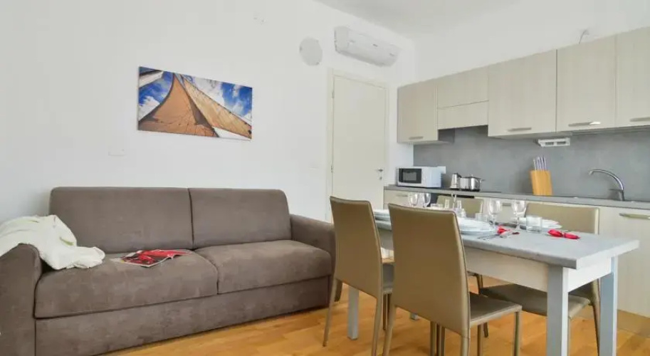 Palazzo Farini Halldis Apartments