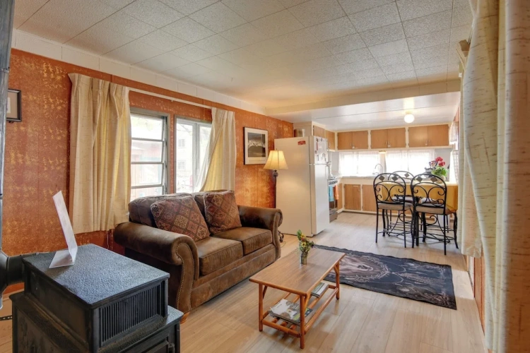 2 Bedrooms Cottage