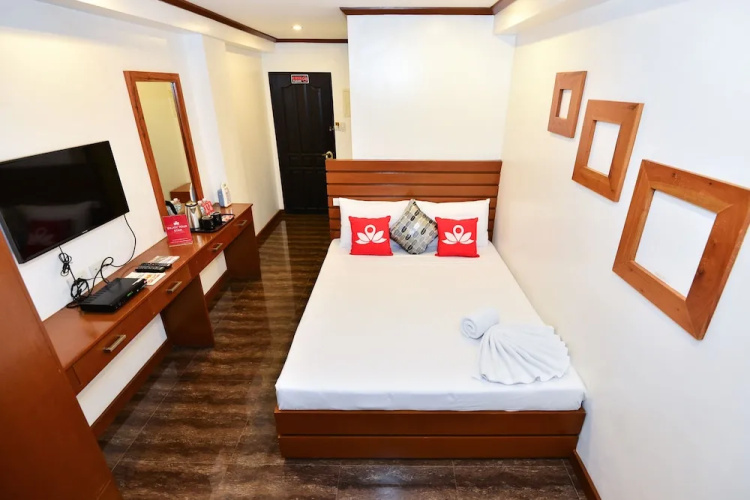 ZEN Rooms Abozza Station 2