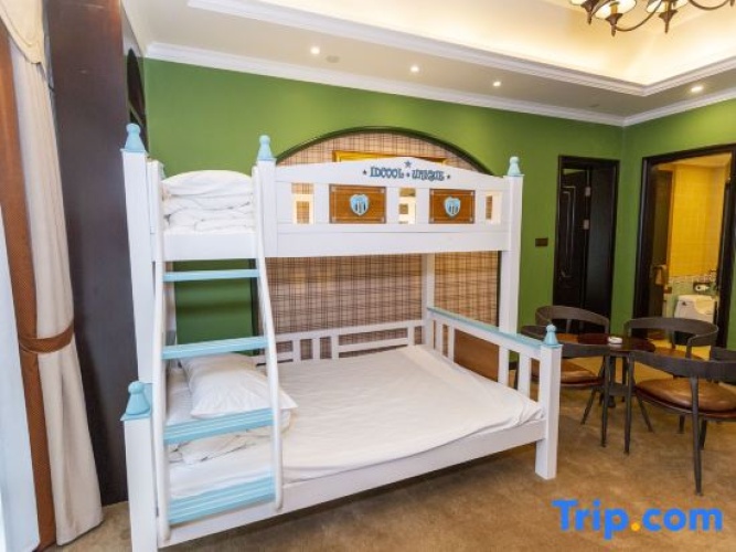 Superior Quadruple Suite