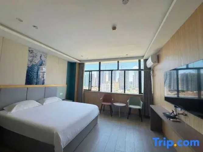 Tonghui Business Hotel
