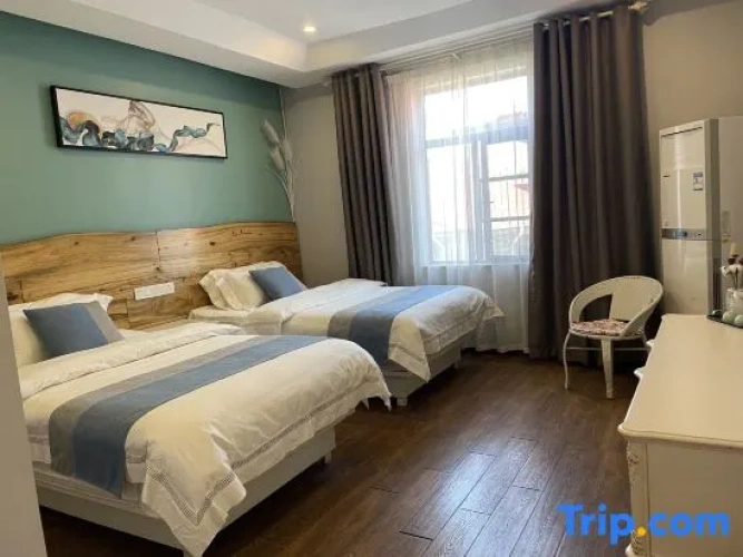 5 Bedrooms Villa