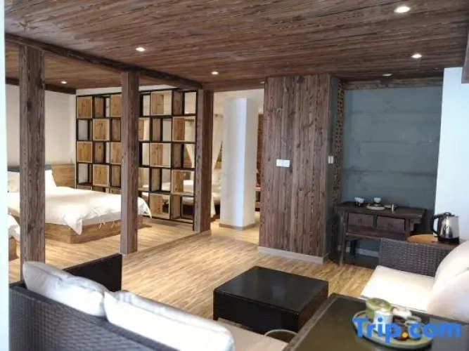 Deluxe Family Suite
