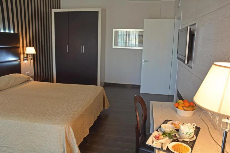 SHotel