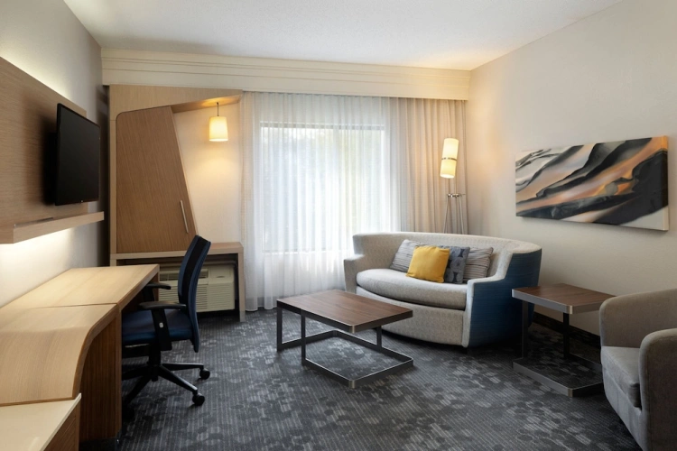 1 Bedroom Suite