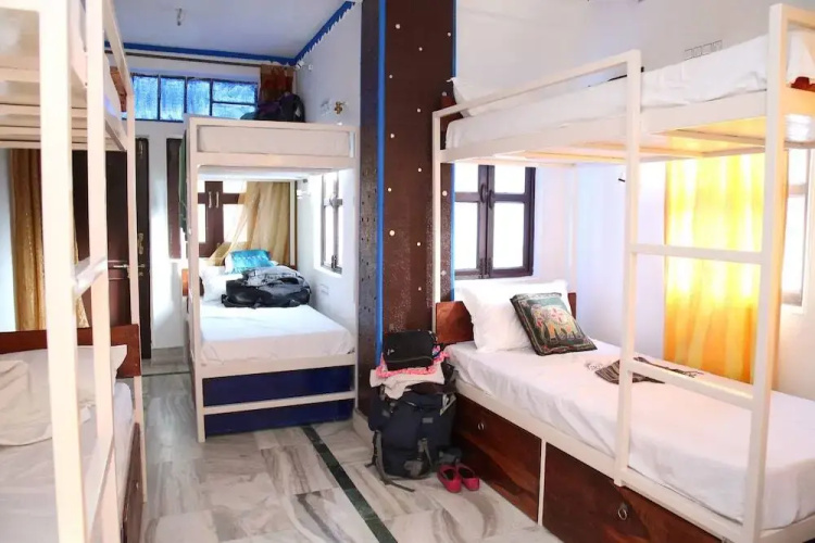 Pushp Guest House