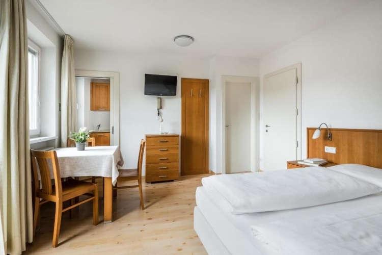 1 Bedroom Apartment with balcony