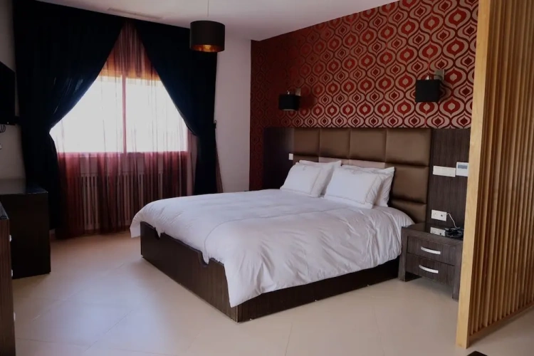 Deluxe Suite