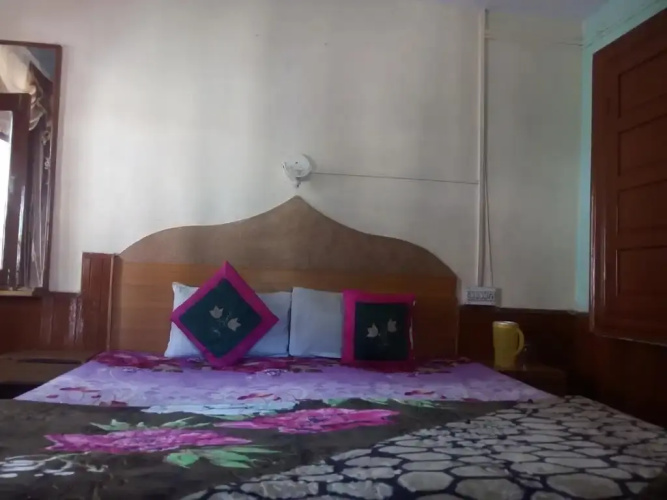 Hotel Everest