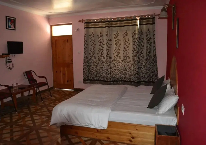 Tara Paying Guest House