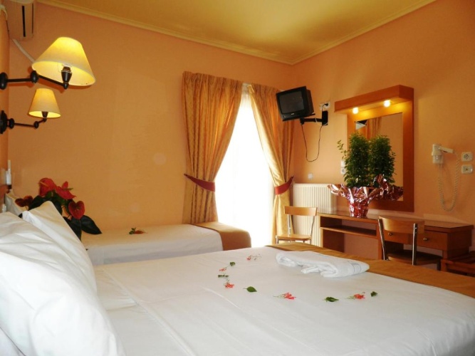 Standard Triple room
