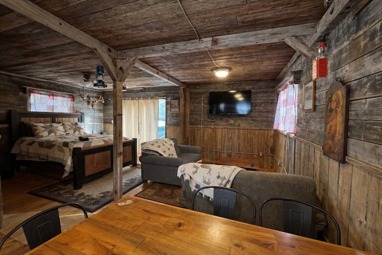 Outback Shack: Lake Access Studio in Woodruff