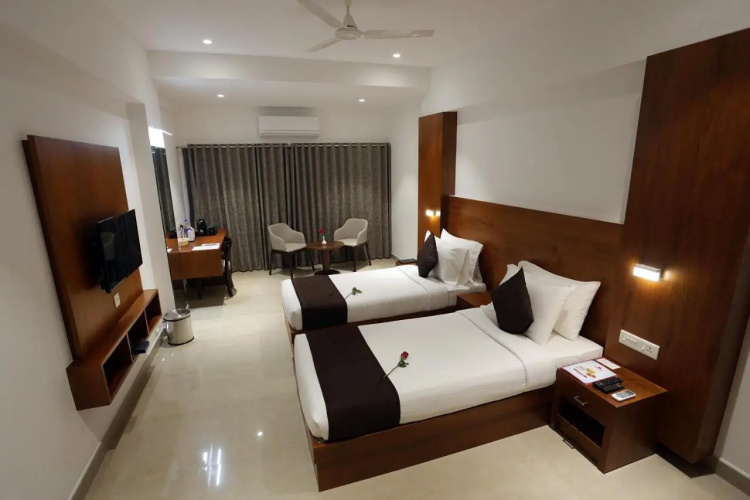 Iswarya Residency