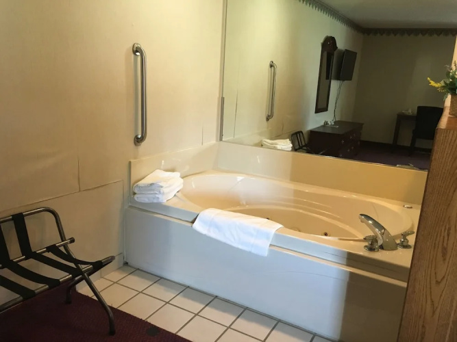 National Heritage Inn and Suites