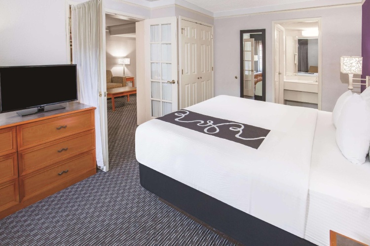 Double Suite with pool view