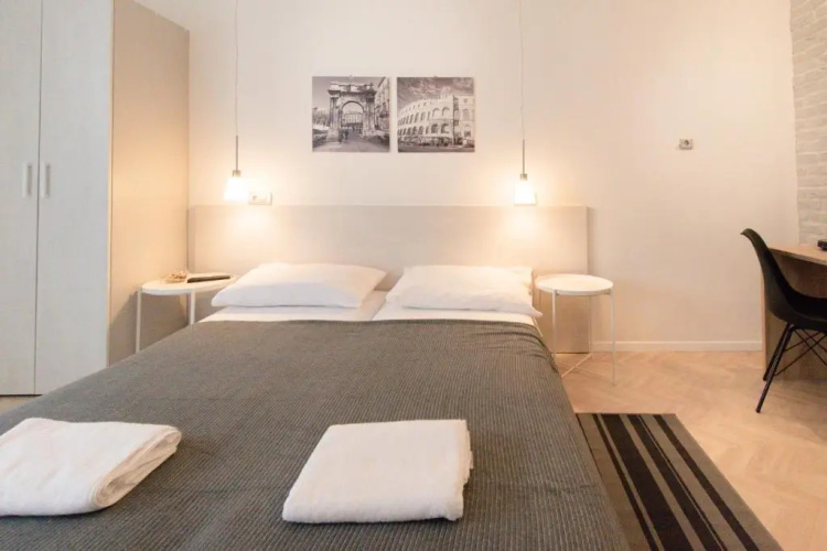 Old Town Pula Studio Apartments