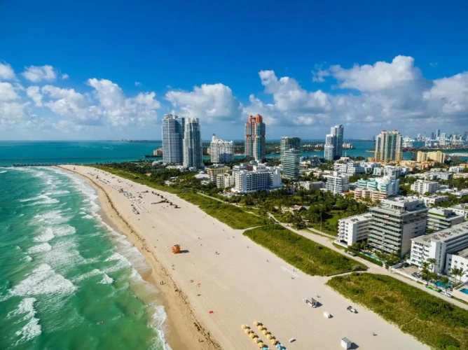 1 Bedroom Suite with partial ocean view