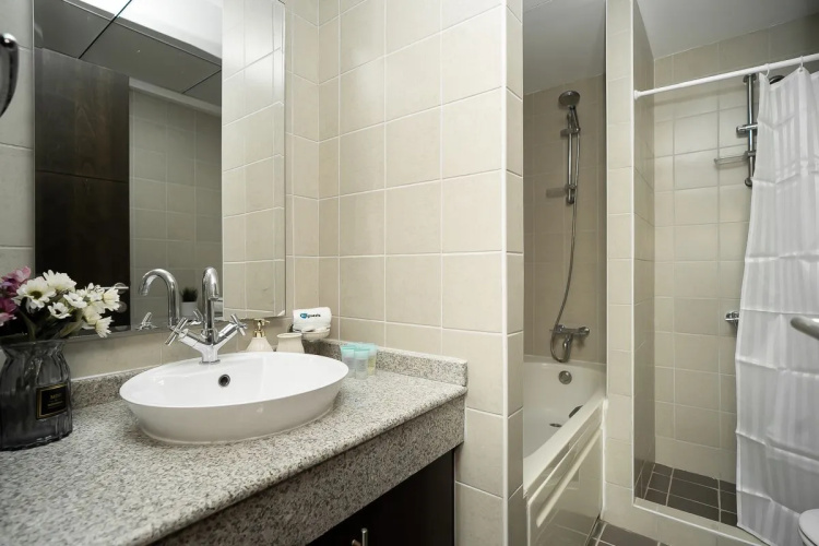 Fantastic 2BR on High floor and excellent views