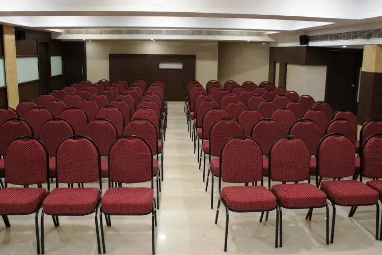 Hotel Raj Towers