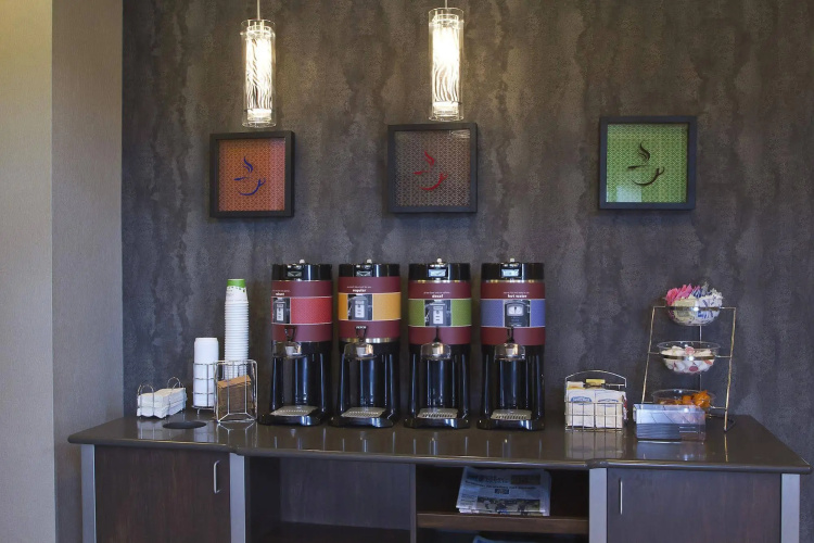 Hampton Inn & Suites Columbus/University Area photo 12