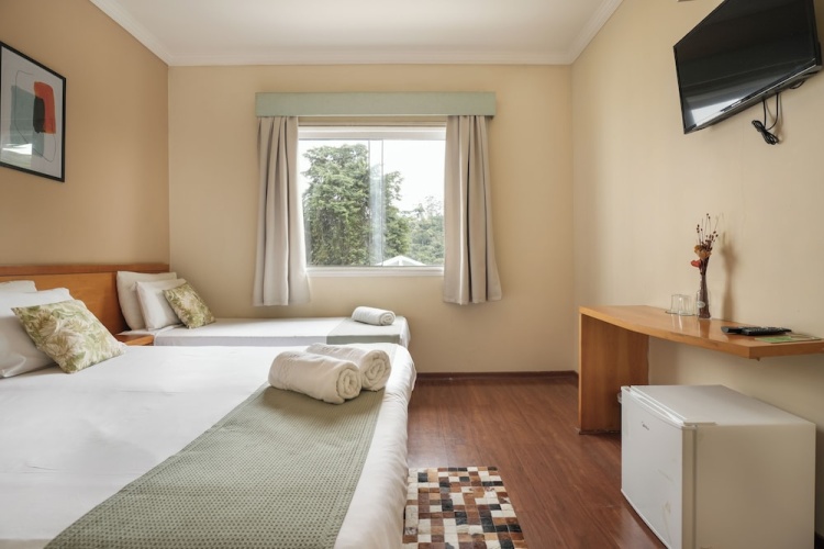 Standard Triple room