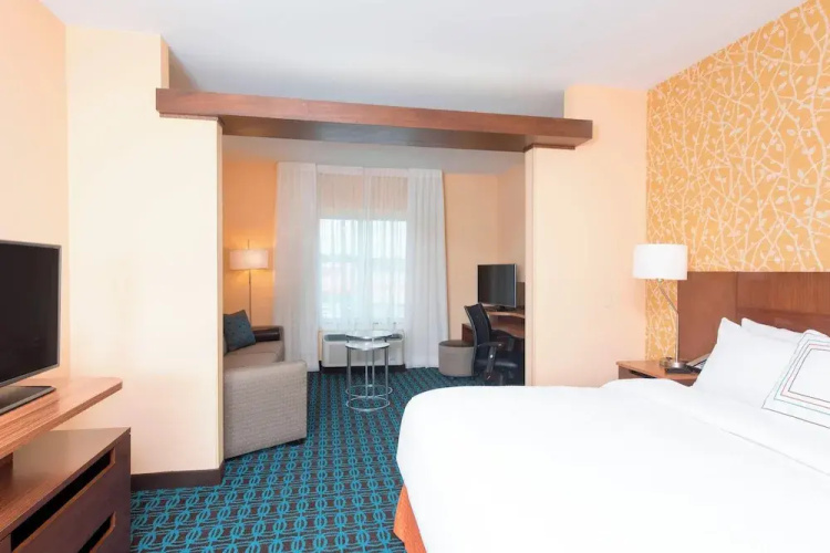 Fairfield Inn & Suites