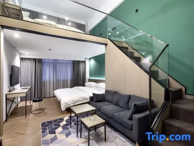 Standard Quadruple Suite