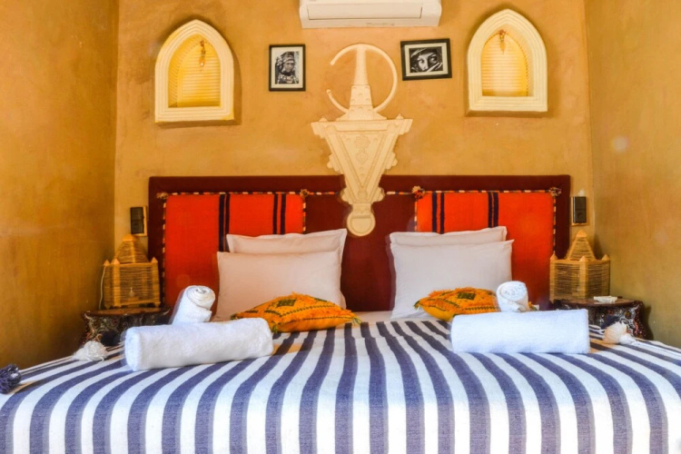 Room-authentic and Pittoresque Room for