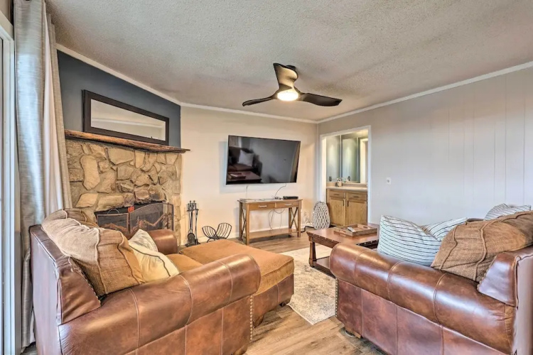 2 Mi to Skiing: Beech Mountain Resort Condo!