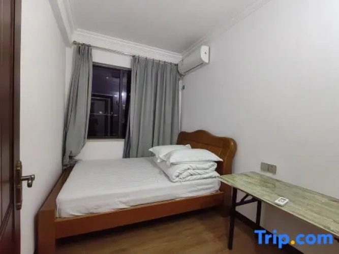 5 Bedrooms Comfort room