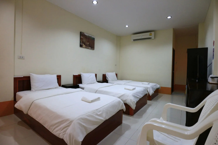 Meechoke Hotel