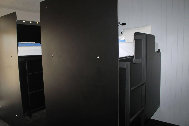 BUNK Surfers Paradise - International Backpacker Hostel