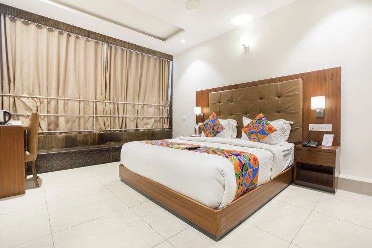 FabHotel Prime Le Western