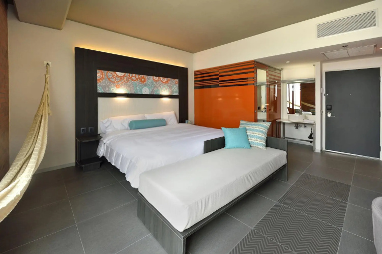 Aloft Celaya