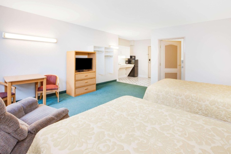 Standard Quadruple room