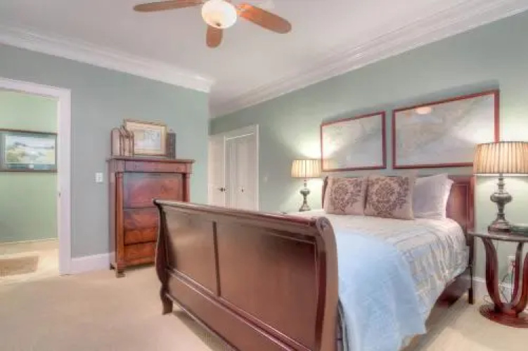 215 Glen Abbey