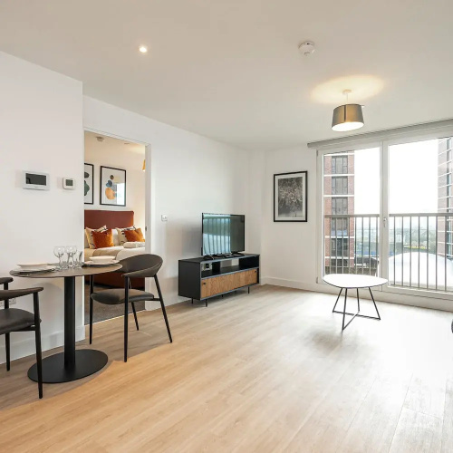 Deluxe Waterside Flat In Leeds