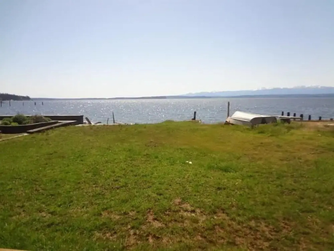 Beachfront Mutiny Bay Cabin