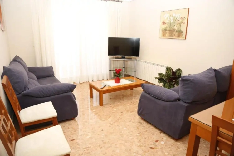 3 Bedrooms Apartment