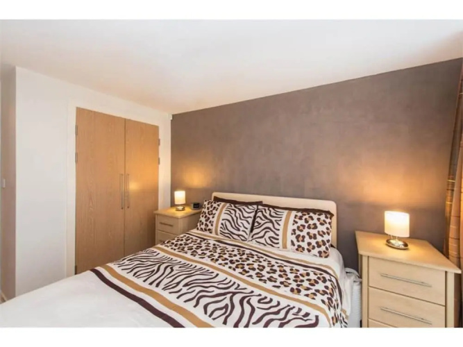 2 Bedroom Apartment In Edinburgh